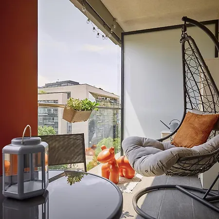 Appartement Zene Vinyl Records & Projector Boedapest