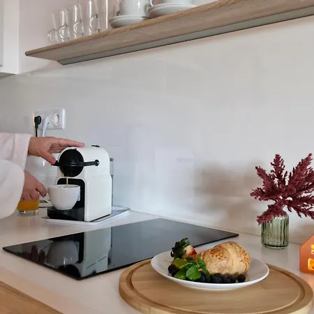 Zene Vinyl Records & Projector *