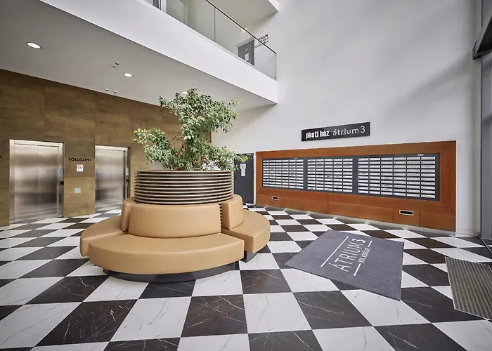 Zene Vinyl Records & Projector ブダペスト
